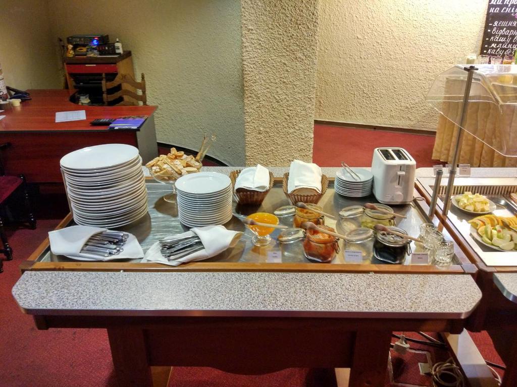 萨鲁特酒店 基輔 外观 照片